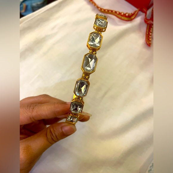 Beautiful Headband - Picture 3 of 4